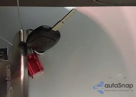 2013 Ford Fiesta Se z USA, uszkodzony, nr VIN 3FADP4BJ7DM107789